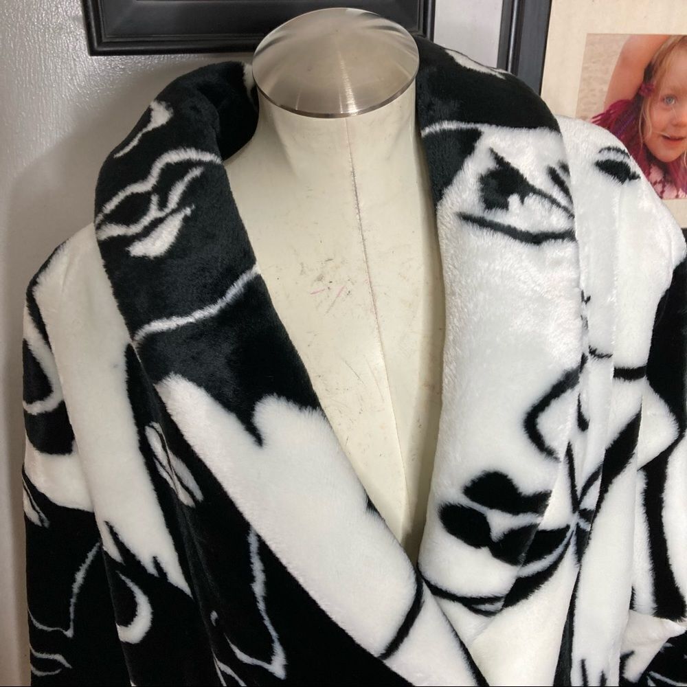 Vtg 80s 90s Regal Plush Collection Faux Fur Black‎ White Faces Abstract Coat NEW - Picture 4 of 10